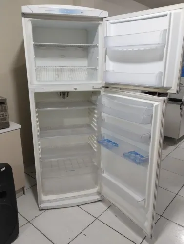 Geladeira duplex 470 L entrego ler anúncio