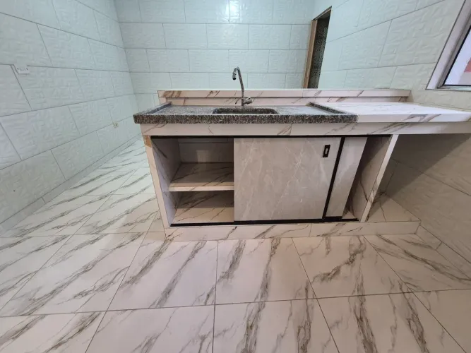 Aluga casa 4 comodos vaga na garagem para carro