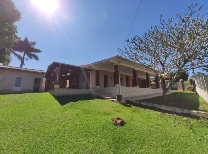 CHÁCARA de 1.600m² no Barreiro em Águas de Lindóia | Casa, lazer e natureza ao redor | CON