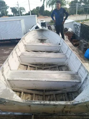 Bote de alumínio mais motor