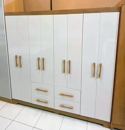 VENDO GUARDA ROUPA CASAL NOVO DE FÁBRICA ENTREGAMOS PARA TODO DF E ENTORNO