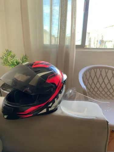 Capacete Semi novo