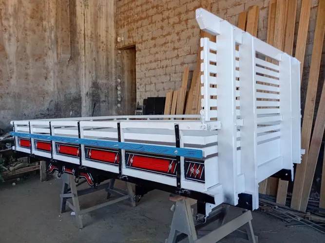 Fabricação de carrocerias para caminhonetes e caminhãos 