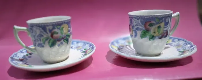Porcelana Royal Doulton: par de xícaras