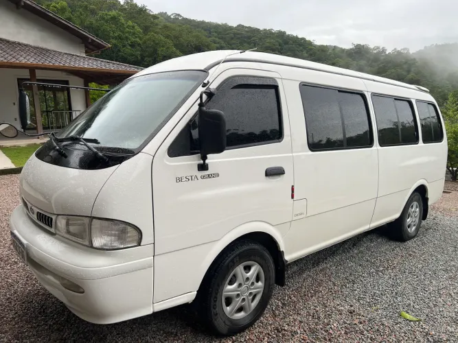 Kia Motors Besta GS Grand 3.0 8V 16L Diesel 2004