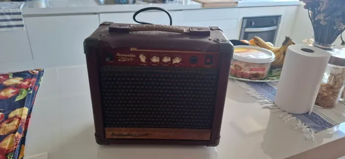 Amplificador Violão Elétrico Acoustic V10 Meteoro 10w Cor Vinho