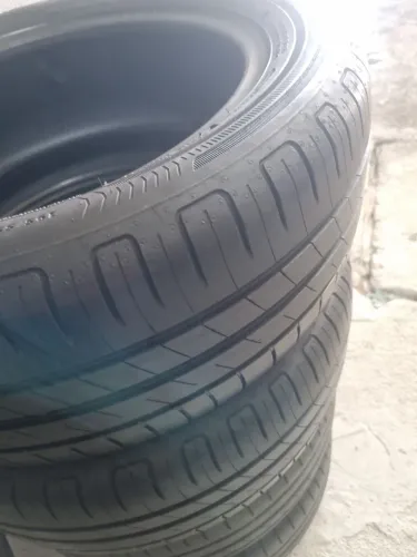 04 Pneus Goodyear Efficientgrip 195/55 Aro 15