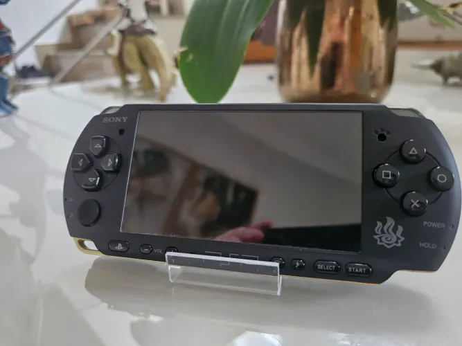 Psp edição especial Monster Hunter raro