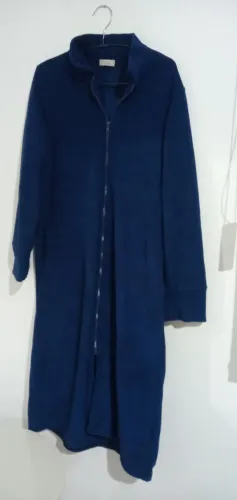 Robe ( marca : lnspirate) modelo : "Loungwear" . Tam.P.(40). Cor:azul  marinho. Usado..