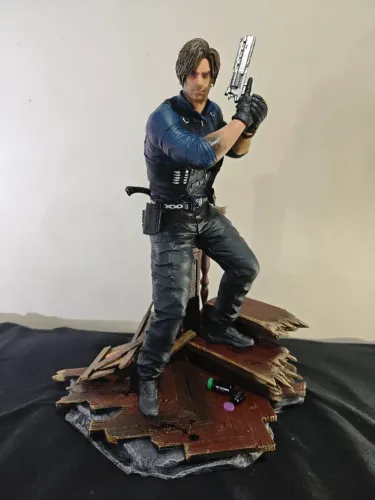 Figura 3D do Leon S Kenedy - Resident Evil Requiem 