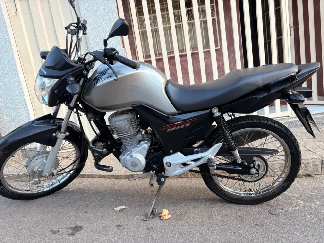 Vendo start 160 sem detalhes, moto de mulher