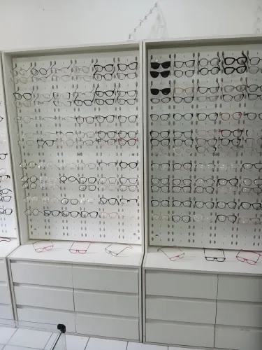 ARMÁRIO PRA ÓTICA