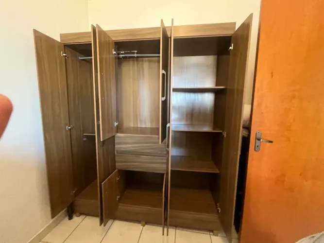 Guarda roupa 6 portas (pequeno)