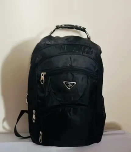 Mochila grande para faculdade ou dia a dia 