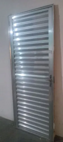 Porta de alumínio 