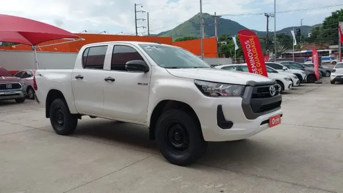 Toyota Hilux CD SR 4X4 2.8 TDI Diesel Aut. 2024
