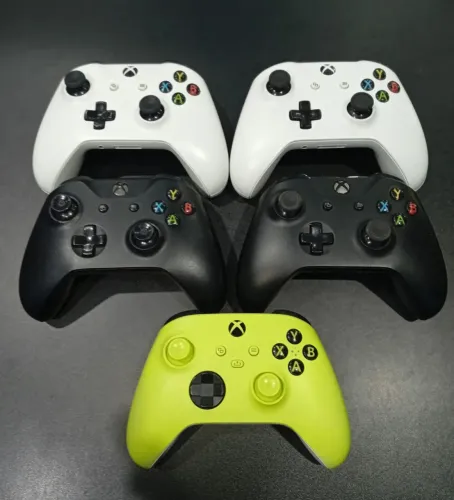 Controles originais Xbox One e Séries S
