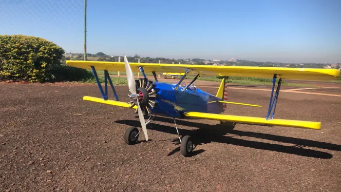 Vendo aeromodelo stearman PT17