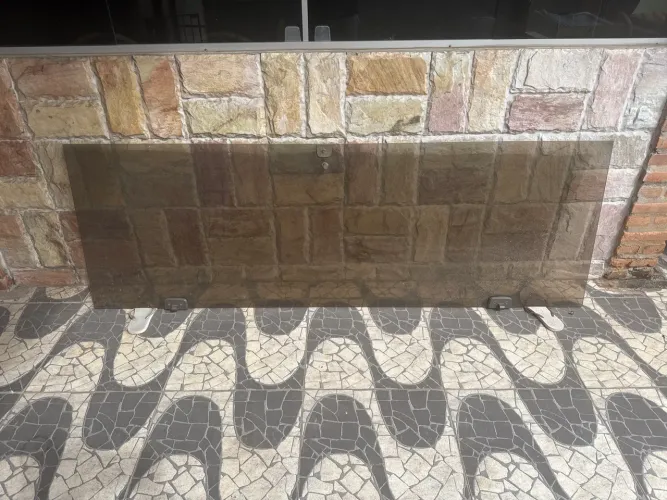 Vendo excelente folha de vidro temperado na cor bronze