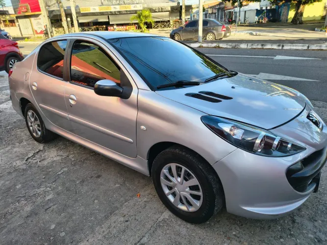 Peugeot 207 Sedan Passion XR 1.4 Flex 8V 4P 2011