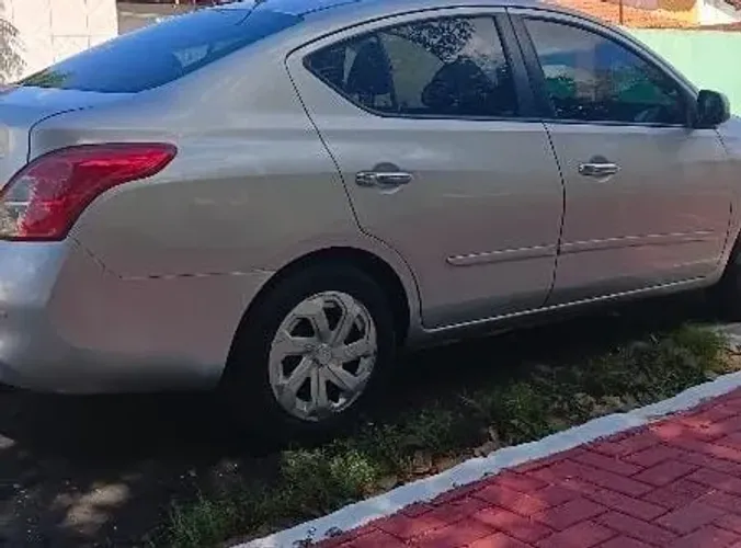 Nissan Versa SV 1.6 16V Flex Fuel 4P Mec. 2012