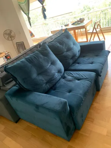 Sofá retrátil e reclinável azul - confortável e em bom estado
