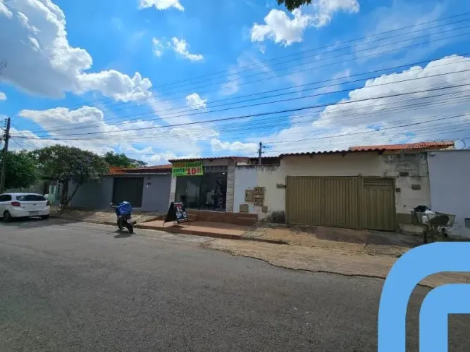 CASA RESIDENCIAL em Goiânia - Goiás, Parque Flamboyant