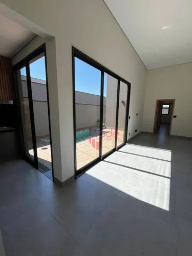 Casa em Condomínio Fechado à Venda de 03 Quartos no Bairro Quinta da Mata em Ribeirão Pret