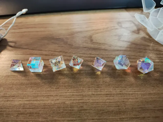 Dados de RPG em vidro dicróico [kit com 7]
