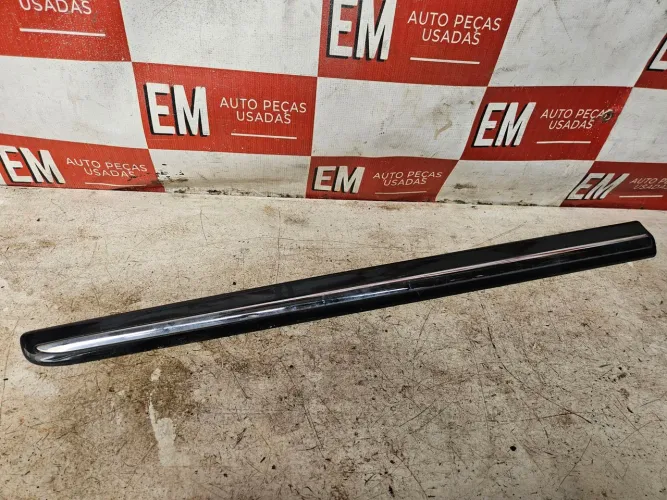 Friso da porta dianteira esquerda cromado peugeot 207 xr