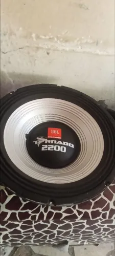 Vendo.  Um.  Grave.  De.  15. Novo