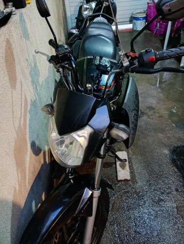 Vendo uma moto factor 150 revisão feita, pronta pra viajar ou trabalhar