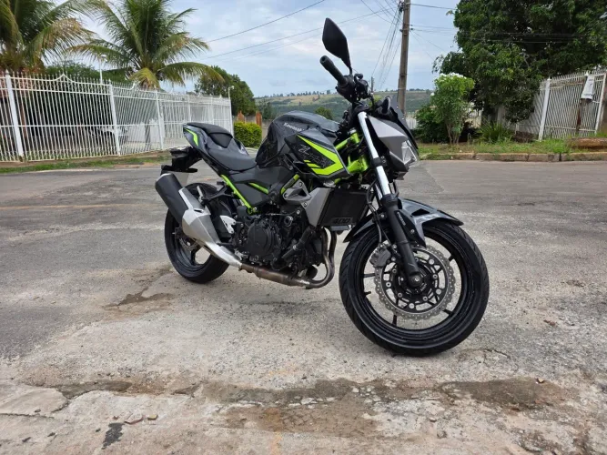Kawasaki Z400 2020/2020 - Impecável + Brindes!
