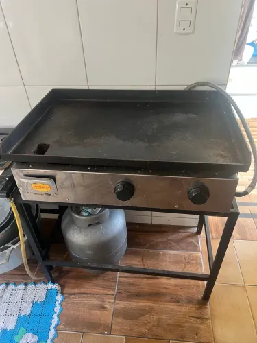 Chapa Grill c/ Suporte de Ferro