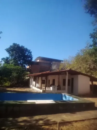 Vendo casa com terreno amplo