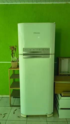 Geladeira Electrolux DF50 Frost Free 430L 127V