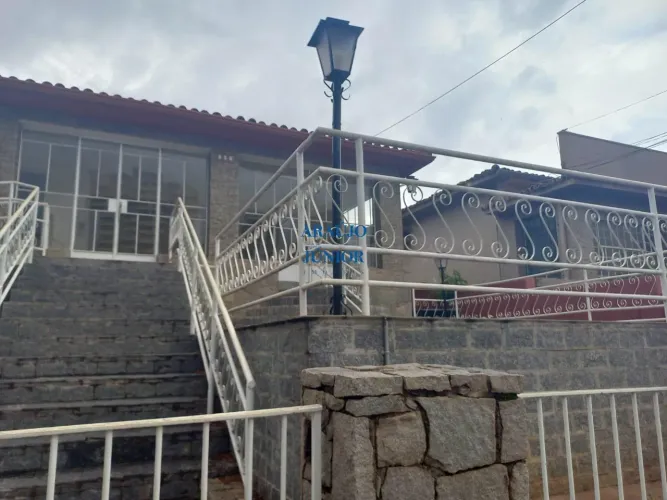 Casa Comercial para Locação em Americana-SP, Centro: 2 Quartos, 3 Salas, 4 Banheiros, 3 Va