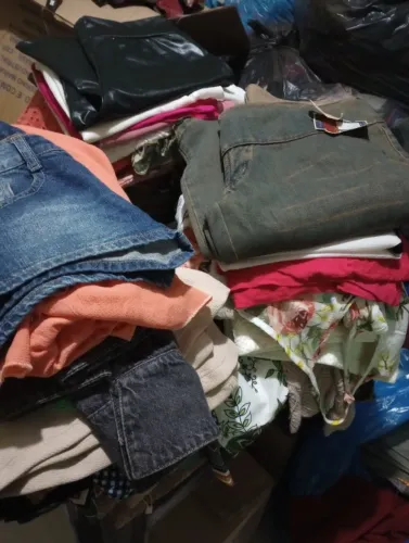 4000 roupas femininas adulto e crianças no atacado revenda lojas e brecho a 2,00 cada peça