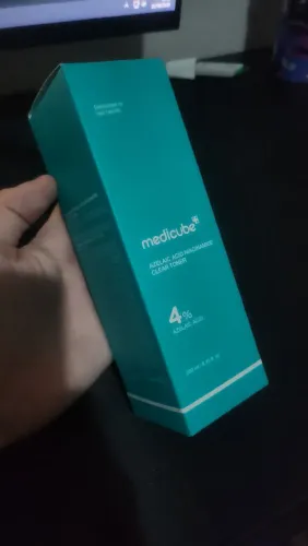 MEDICUBE AZELAIC ACID NIACINAMIDE CLEAR TONER 250ML