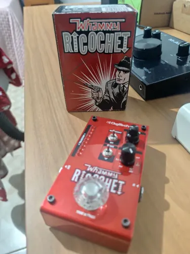 Pedal guitarra e baixo,whammy Digitech Ricochet
