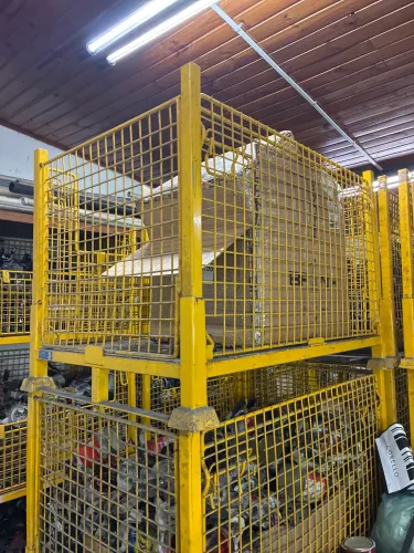Gaiola palete usada amarela 300,00 a unidade tenho 33 unidades