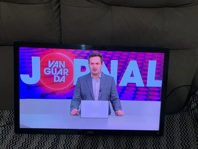 Vendo TV 24 polegadas 