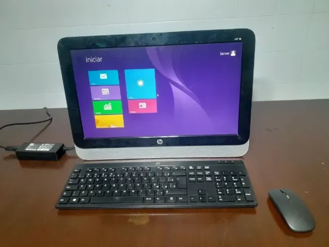 Computador HP All-in-One 18" Compacto - 6GB RAM e HD 320GB (Ideal p/ Comércio ou Estudos)