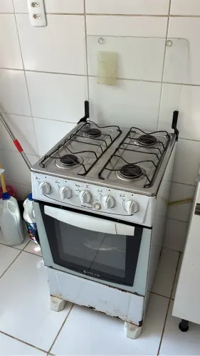 Fogão 4 bocas tudo ok