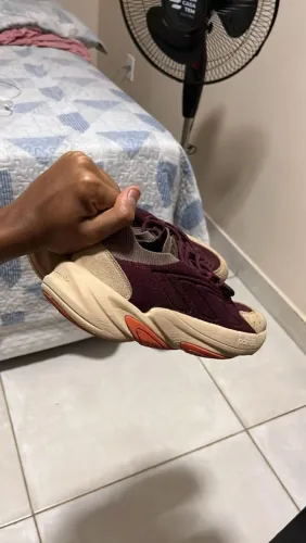 Adidas Ozelia - Em boas condições - tênis bom pra corre, jogar<br>4