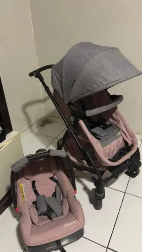 Vendo carrinho de bebê completo + bebê conforto cosco 