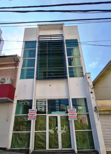 Prédio comercial na Avenida Turmalina, 9 313 m²