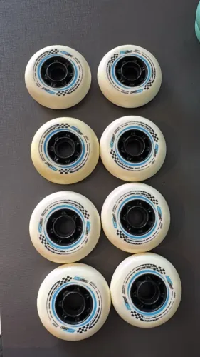 8 rodas brancas de patins 80mm novas