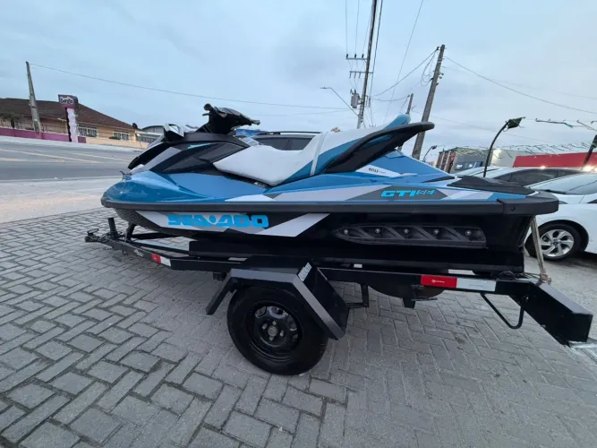 Jet-ski