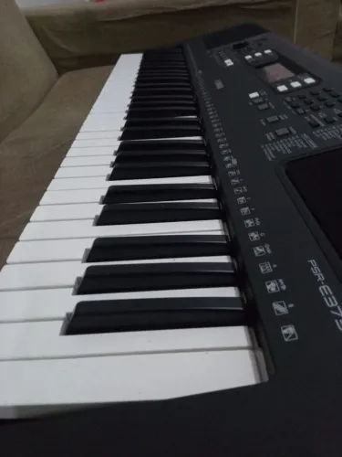 Teclado Yamaha Psr e373 Novinho